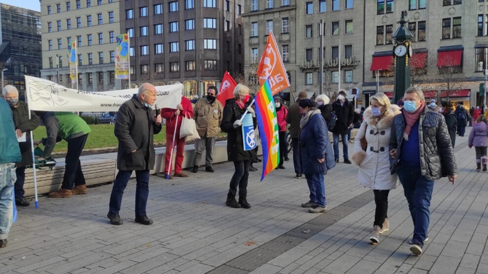 ANF | Düsseldorf'ta TJK-E kampanyası için stant